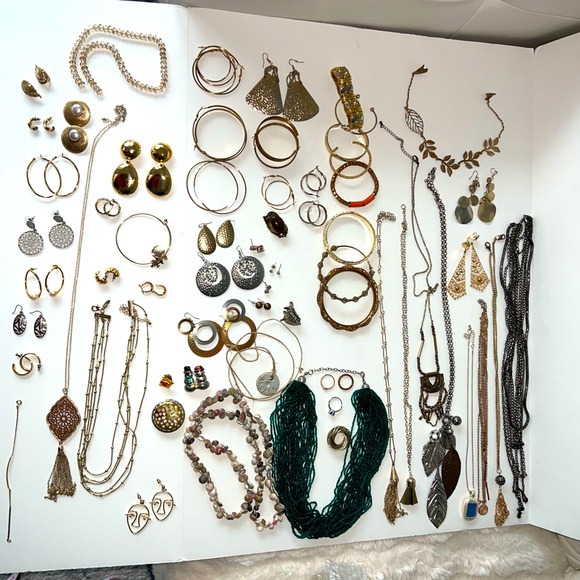 Jewelry mixed lot bag, marked or unmarked, about 2.5lb - Picture 1 of 16